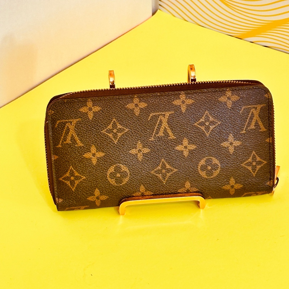 Louis Vuitton Classic Monogram Zipper Wallet Red interior - Picture 7 of 15